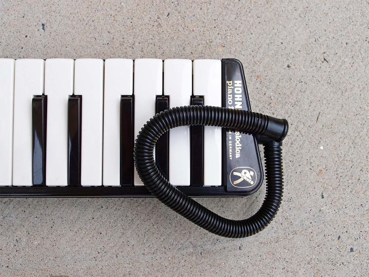 Custom tubing for a keyboard hamonica