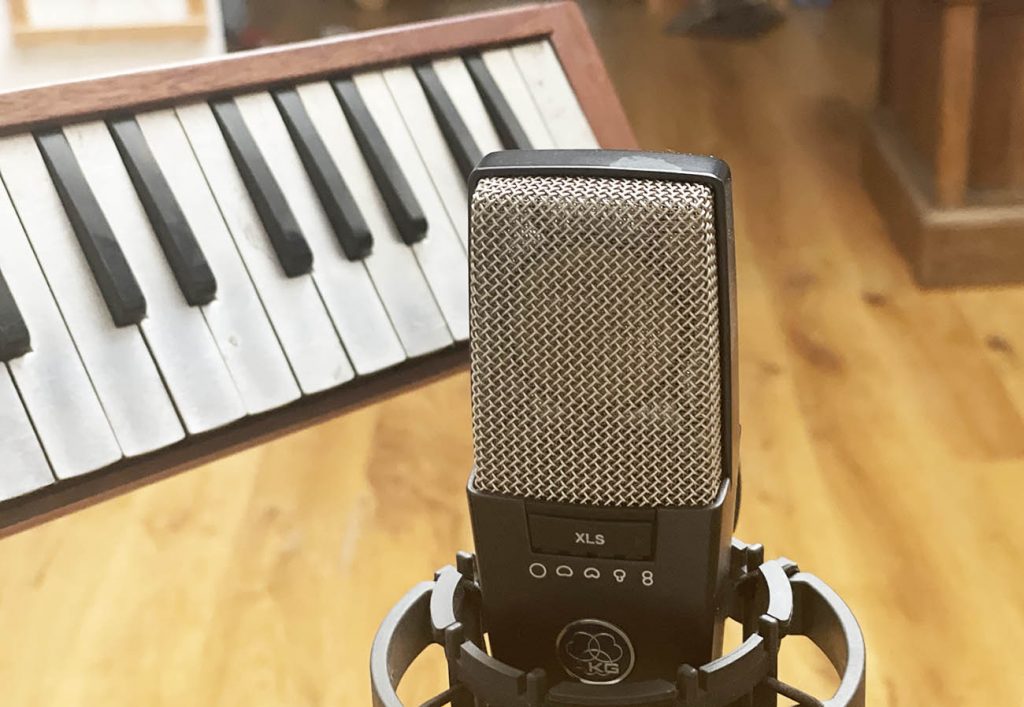 Recording a melodica with an AKG C414
